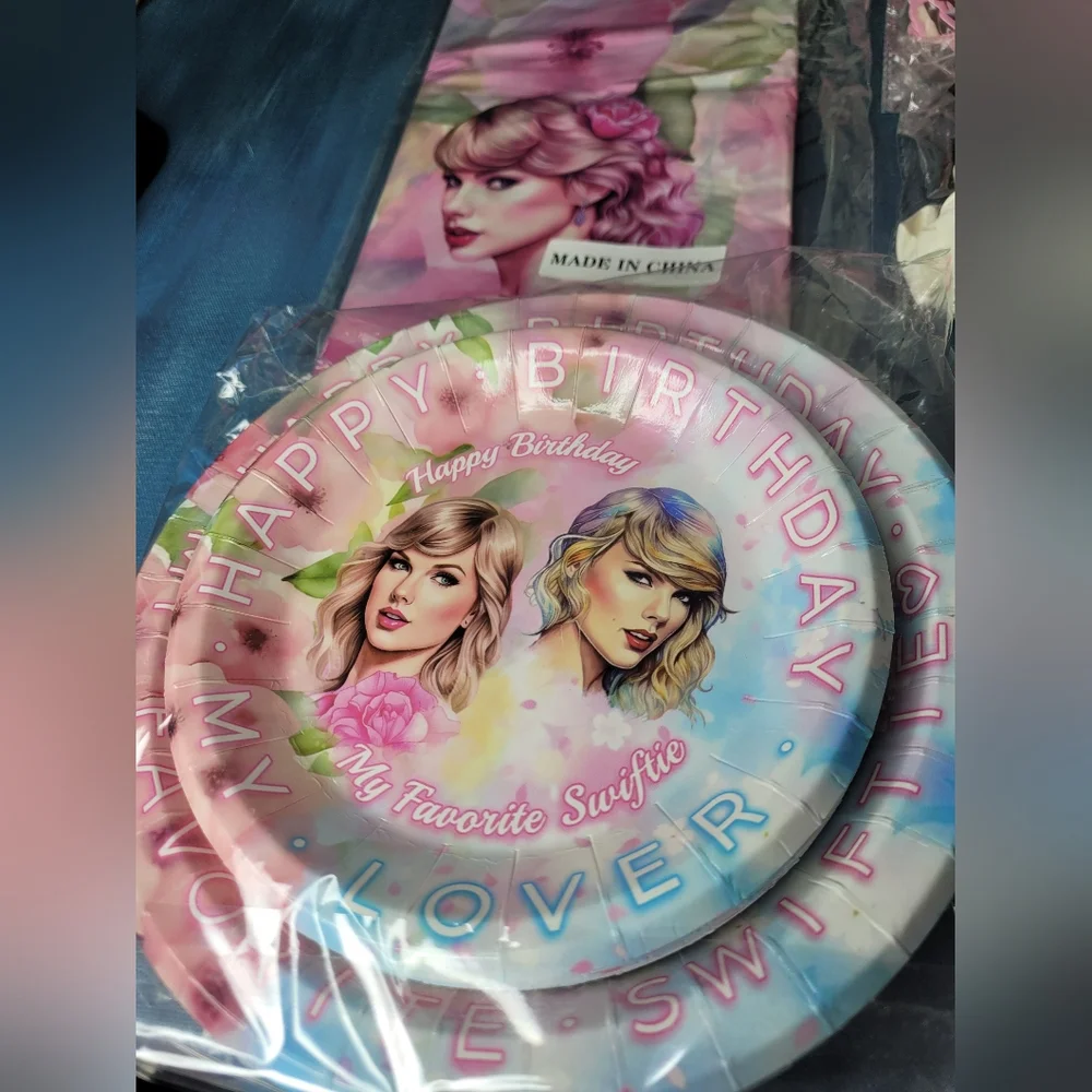 Taylor Swift My Favorite Swiftie Happy Birthday Party Set
